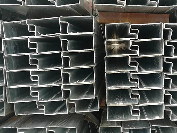 異型管